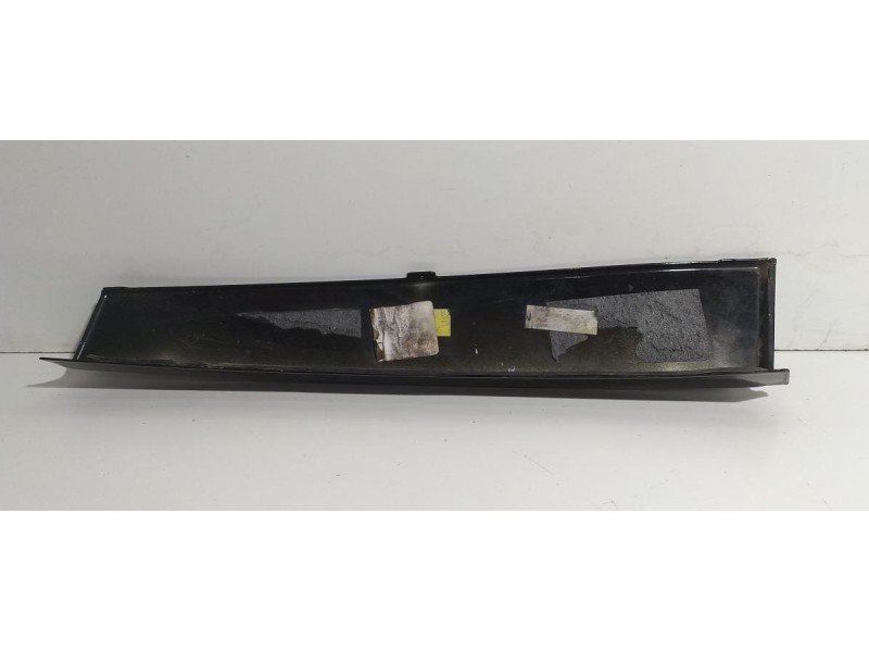 Recambio de molduras traseras para volkswagen touareg (7l6) tdi v6 +motion referencia OEM IAM 7L6853382B 78114 