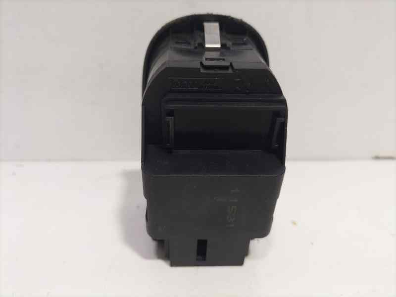 Recambio de mando elevalunas delantero izquierdo para peugeot 206 berlina xt referencia OEM IAM 6552WP 82188 