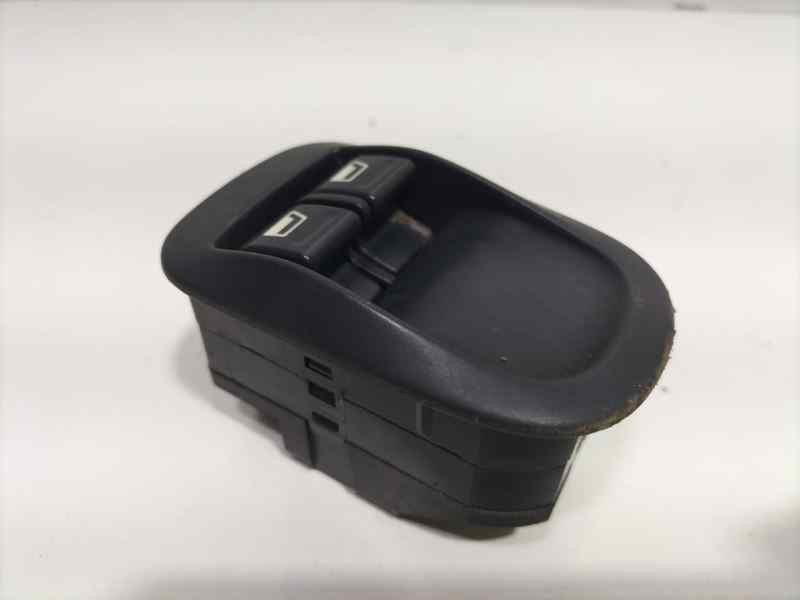 Recambio de mando elevalunas delantero izquierdo para peugeot 206 berlina xt referencia OEM IAM 6552WP 82188 