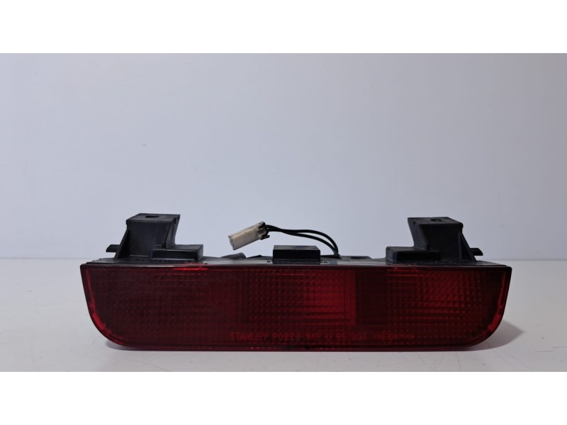 Recambio de luz central de freno para mitsubishi montero (v60/v70) referencia OEM IAM P0223S 75827 R