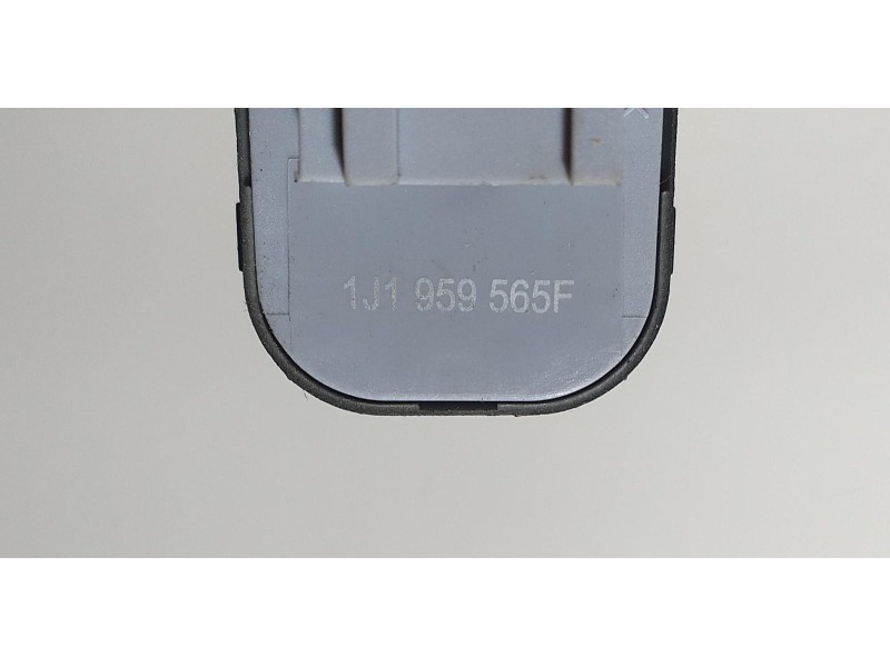 Recambio de mando retrovisor para volkswagen golf iv berlina (1j1) conceptline referencia OEM IAM 1J1959565F 68868 