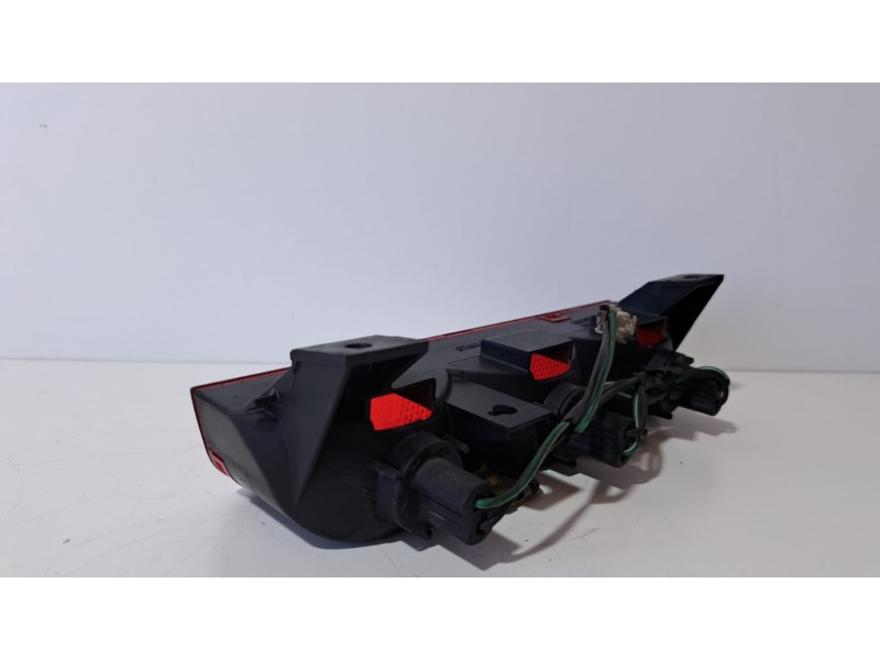 Recambio de luz central de freno para mitsubishi montero (v60/v70) referencia OEM IAM P0223S 75827 R