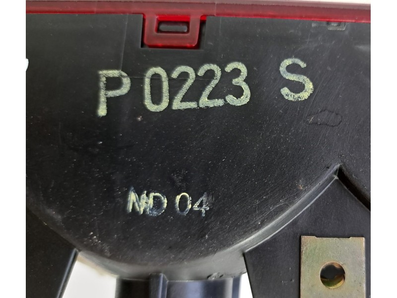 Recambio de luz central de freno para mitsubishi montero (v60/v70) referencia OEM IAM P0223S 75827 R