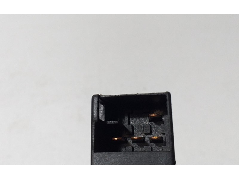 Recambio de mando elevalunas delantero derecho para volkswagen golf iv berlina (1j1) advance referencia OEM IAM 3B0959855B 68880 Recambio de mando elevalunas delantero derecho para volkswagen golf iv berlina (1j1) advance referencia OEM IAM 3B0959855B 68880