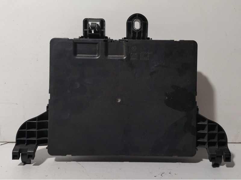 Recambio de caja reles / fusibles para opel insignia berlina cosmo referencia OEM IAM 13277317 78215 