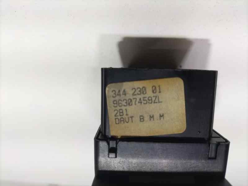 Recambio de mando luces para peugeot 206 berlina xt referencia OEM IAM 96307459ZL 82191 