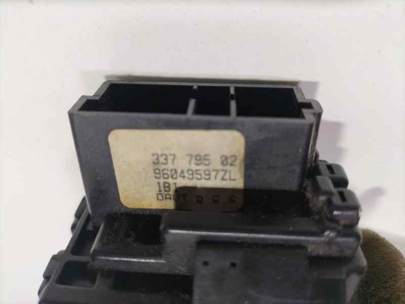 Recambio de mando limpia para peugeot 206 berlina xt referencia OEM IAM 96049597ZL 82192 