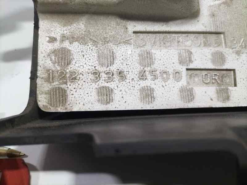 Recambio de molduras delanteras para peugeot 206 berlina xt referencia OEM IAM 1223354500 82193 