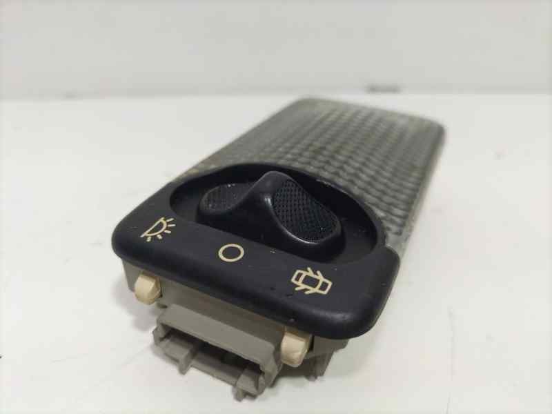 Recambio de luz interior para peugeot 206 berlina xt referencia OEM IAM 9625049077 82197 