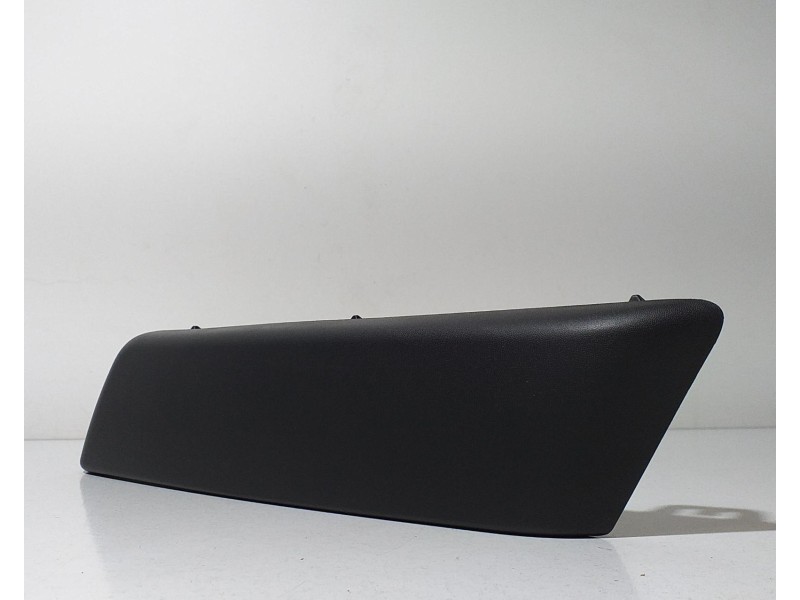 Recambio de molduras delanteras para renault megane iii berlina 5 p dynamique referencia OEM IAM 107198616 68917 