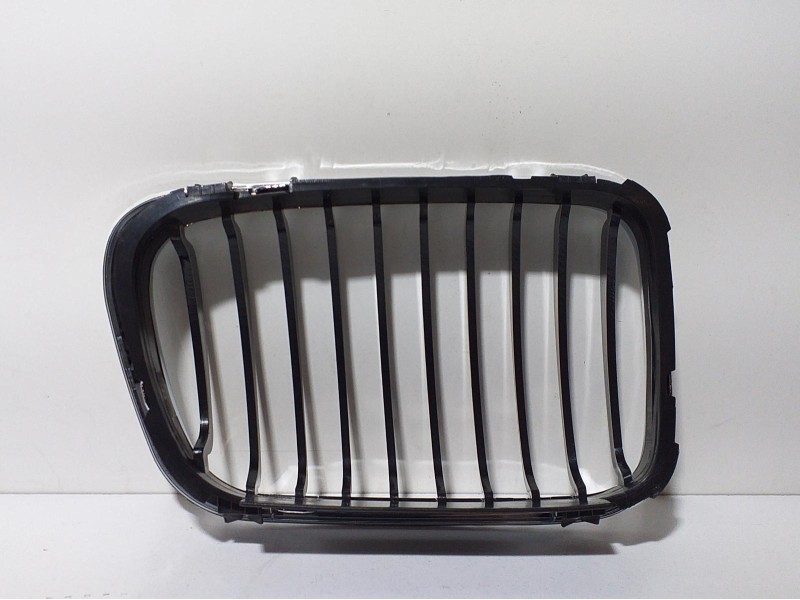 Recambio de rejilla delantera para bmw serie 3 berlina (e46) 320d referencia OEM IAM 107060817 68923 