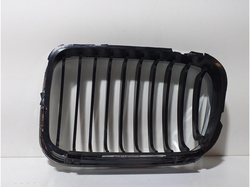 Recambio de rejilla delantera para bmw serie 3 berlina (e46) 320d referencia OEM IAM 107060816 68931 