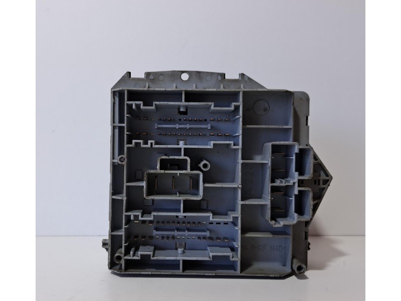 Recambio de caja reles / fusibles para fiat punto berlina (188) 1.2 cat referencia OEM IAM 46763648 75473 R