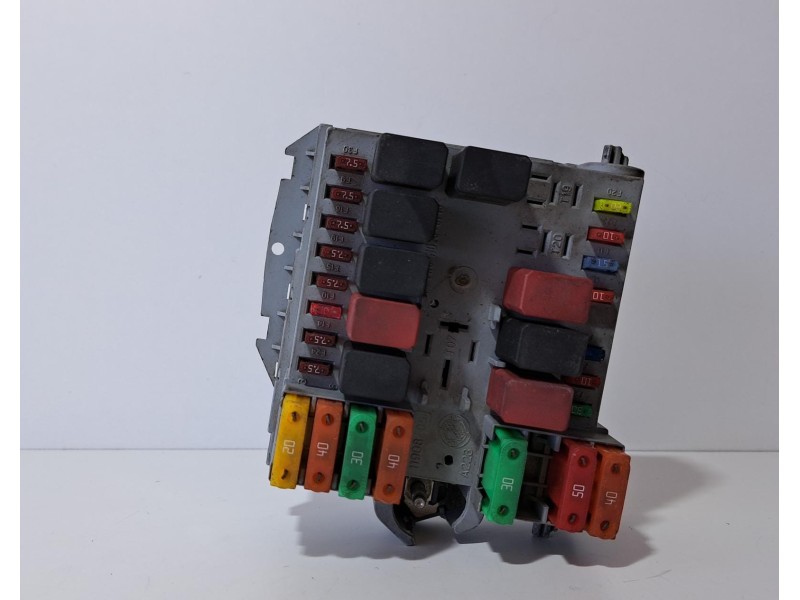 Recambio de caja reles / fusibles para fiat bravo (198) 1.4 16v cat referencia OEM IAM 51775686 75480 R