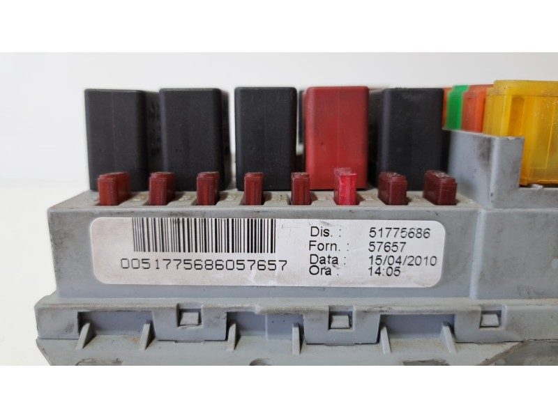 Recambio de caja reles / fusibles para fiat bravo (198) 1.4 16v cat referencia OEM IAM 51775686 75480 R