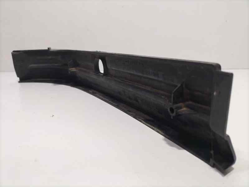 Recambio de moldura bajo faro izquierdo para land rover range rover (lp) 4.6 referencia OEM IAM AWR2011LH 82222 