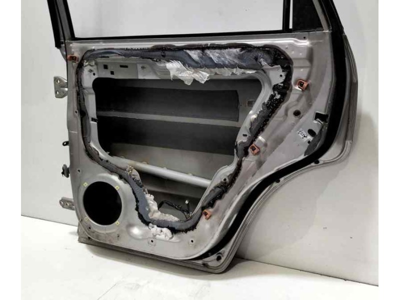 Recambio de puerta trasera derecha para hyundai tucson (jm) 2.0 crdi comfort (4wd) referencia OEM IAM 770042E050 84108 R