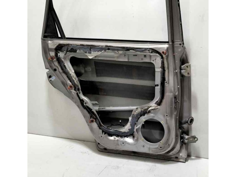 Recambio de puerta trasera izquierda para hyundai tucson (jm) 2.0 crdi comfort (4wd) referencia OEM IAM 770032E050 84109 R