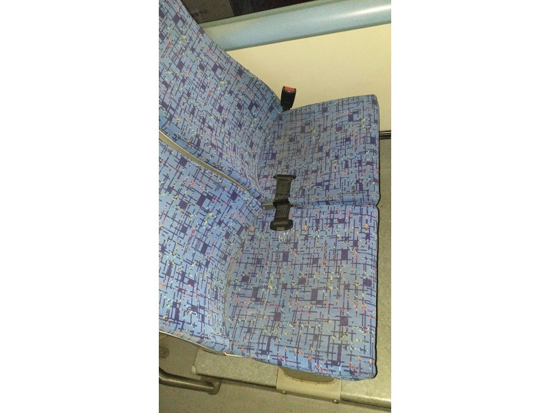 Recambio de asiento delantero derecho para volvo autobus volvo mkiii 4x2 e5 referencia OEM IAM  68583 