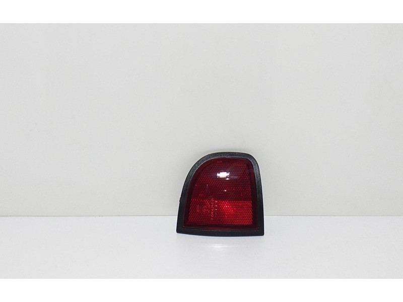 Recambio de catadioptrico trasero izquierdo para mitsubishi l 200 (ka0/kb0) 30 jahre 4wd referencia OEM IAM 108702921 58085 