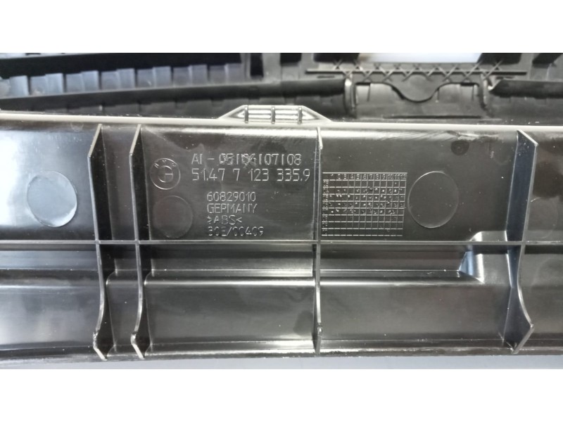 Recambio de molduras traseras para bmw serie 1 berlina (e81/e87) 118d referencia OEM IAM 514771233359 75579 