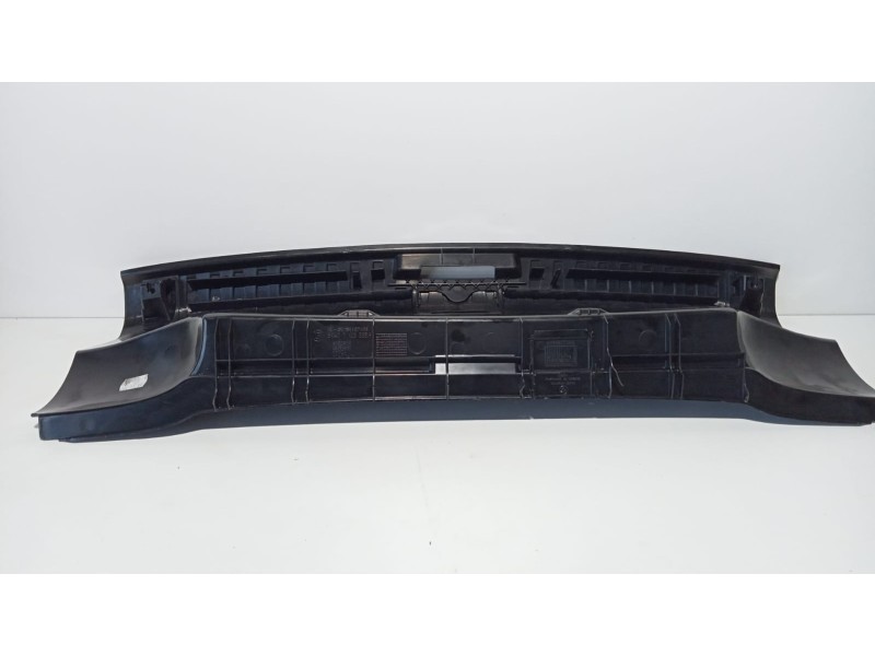 Recambio de molduras traseras para bmw serie 1 berlina (e81/e87) 118d referencia OEM IAM 514771233359 75579 