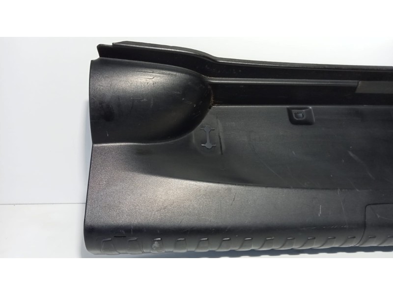 Recambio de molduras traseras para bmw serie 1 berlina (e81/e87) 118d referencia OEM IAM 514771233359 75579 