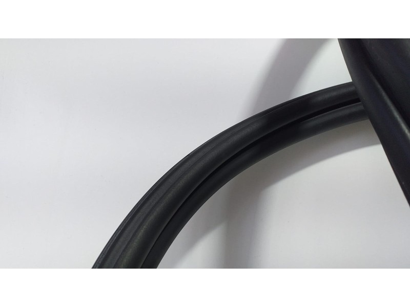 Recambio de goma contorno para audi q5 (8r) 3.0 tdi referencia OEM IAM 8R0833721D 68623 