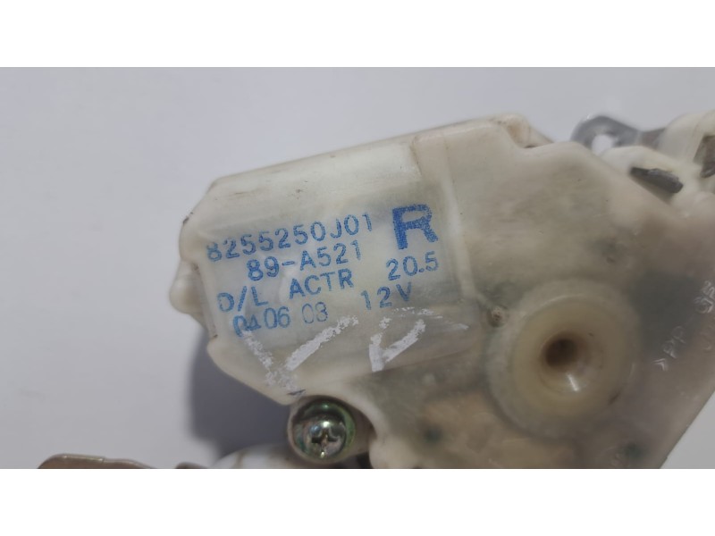 Recambio de cerradura puerta trasera derecha para nissan terrano/terrano.ii (r20) aventura referencia OEM IAM 8255250J01 76037 