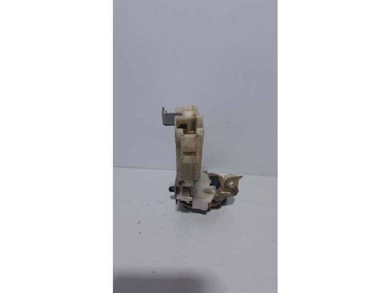 Recambio de cerradura puerta trasera izquierda para nissan terrano/terrano.ii (r20) aventura referencia OEM IAM 8255350J01 76038