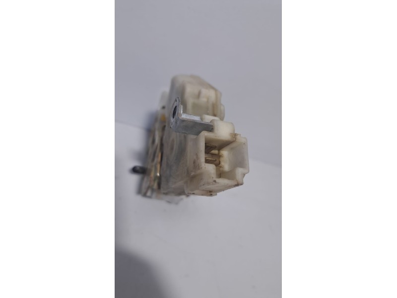 Recambio de cerradura puerta trasera izquierda para nissan terrano/terrano.ii (r20) aventura referencia OEM IAM 8255350J01 76038