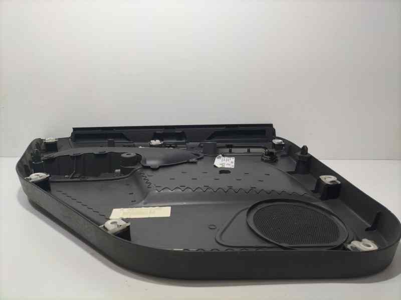 Recambio de guarnecido puerta trasera derecha para ford focus berlina (cap) ghia referencia OEM IAM 4M51A27406E 82281 