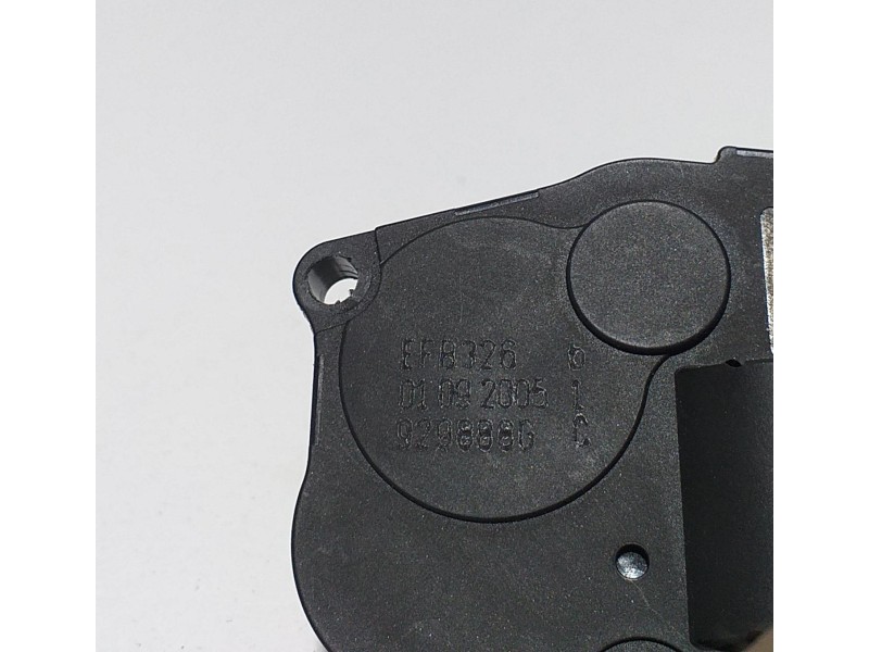 Recambio de motor apertura trampillas climatizador para mercedes-benz clase m (w164) 500 (164.175) referencia OEM IAM EFB326 581