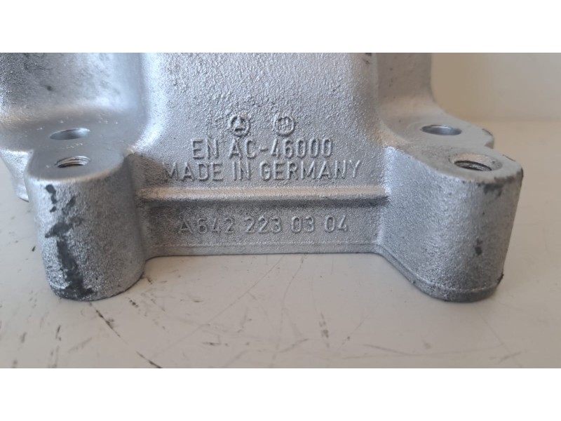 Recambio de soporte motor para mercedes-benz clase r (w251) 320 cdi l (251.122) referencia OEM IAM A6422230304 76047 