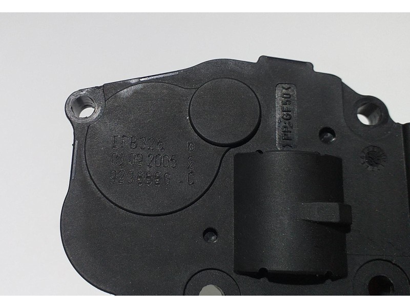 Recambio de motor apertura trampillas climatizador para mercedes-benz clase m (w164) 500 (164.175) referencia OEM IAM EFB326 581