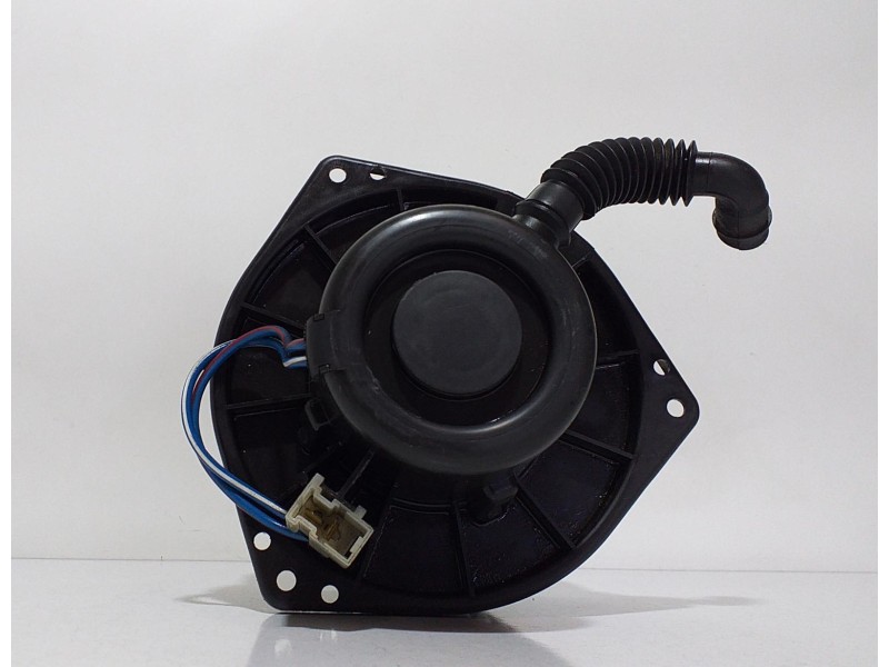 Recambio de motor calefaccion para nissan serena (c23m) 2.3 diesel referencia OEM IAM 4868530350 66077  Recambio de motor calefaccion para nissan serena (c23m) 2.3 diesel referencia OEM IAM 4868530350 66077