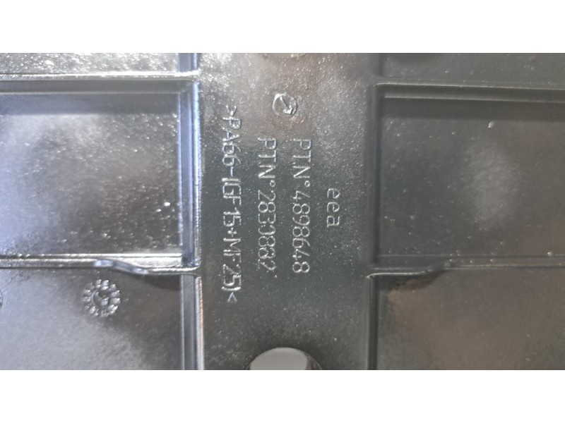 Recambio de tapa balancines para iveco eurocargo tector referencia OEM IAM 4898648 76056 R