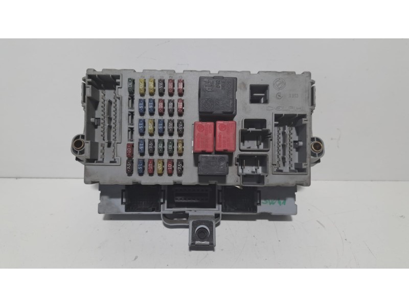 Recambio de caja reles / fusibles para fiat punto berlina (188) 1.2 cat referencia OEM IAM 46812229 76067 R