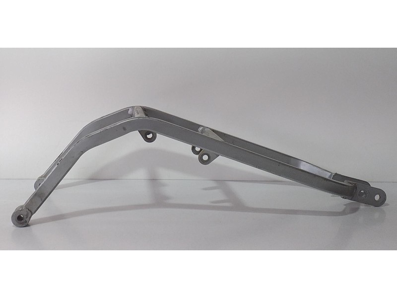 Recambio de punta chasis delantera para derbi senda 125 senda 125 r referencia OEM IAM HONDAJD09E 68688 