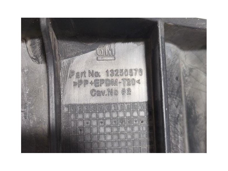 Recambio de soporte faro izquierdo para opel insignia berlina cosmo referencia OEM IAM 13250570 78315 