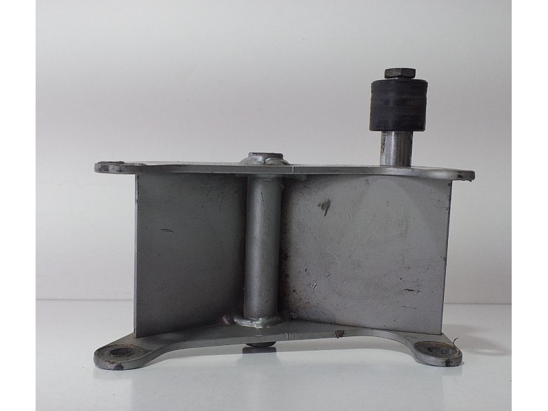 Recambio de soporte motor para derbi senda 125 senda 125 r referencia OEM IAM HONDAJD09E 68691 