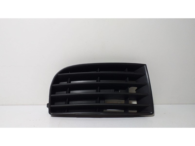 Recambio de rejilla paragolpes derecha para volkswagen golf v berlina (1k1) conceptline (e) referencia OEM IAM 107233215 68938 