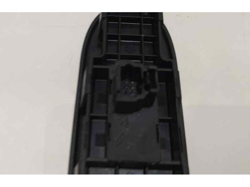 Recambio de mando elevalunas delantero derecho para peugeot 307 break / sw (s1) 2.0 hdi cat referencia OEM IAM 96351625XT 82300 