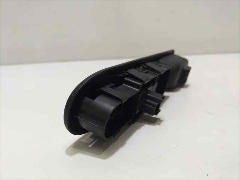 Recambio de mando elevalunas delantero derecho para peugeot 307 break / sw (s1) 2.0 hdi cat referencia OEM IAM 96351625XT 82300 