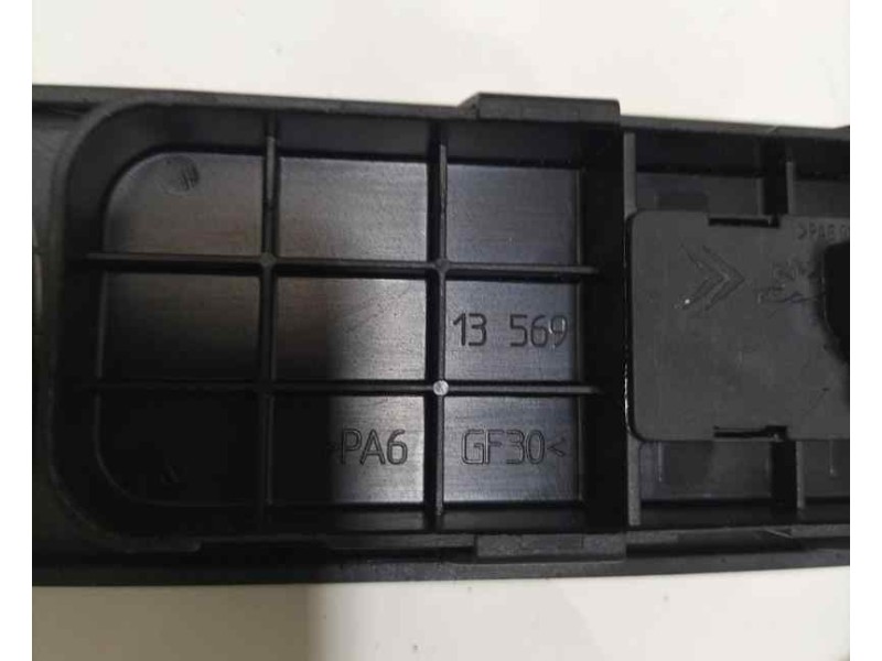 Recambio de mando elevalunas delantero derecho para peugeot 307 break / sw (s1) 2.0 hdi cat referencia OEM IAM 96351625XT 82300 