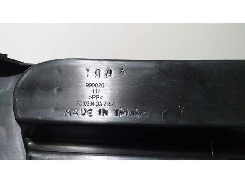 Recambio de rejilla paragolpes izquierda para skoda fabia (5j2 ) urban referencia OEM IAM 107195820 68946 