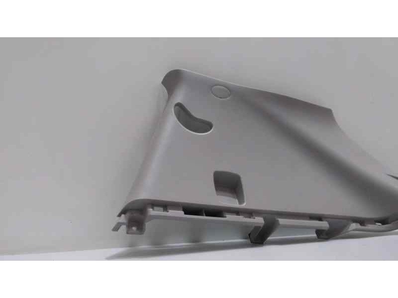 Recambio de molduras traseras para kia sportage concept 4x2 referencia OEM IAM 858603U010 46436 