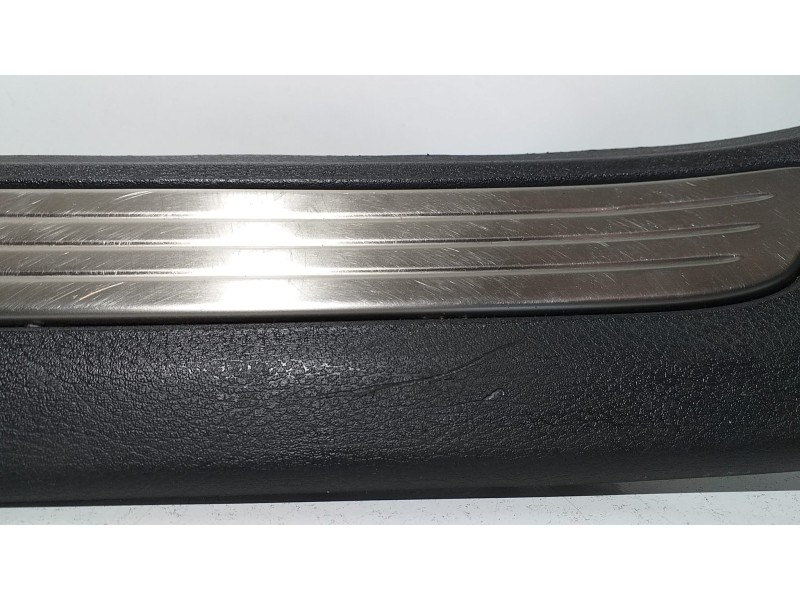 Recambio de molduras traseras para porsche cayenne (typ 92aa) gts referencia OEM IAM 7P0853370 66389 