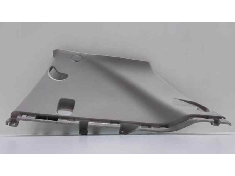 Recambio de molduras traseras para kia sportage concept 4x2 referencia OEM IAM 858603U010 46436 