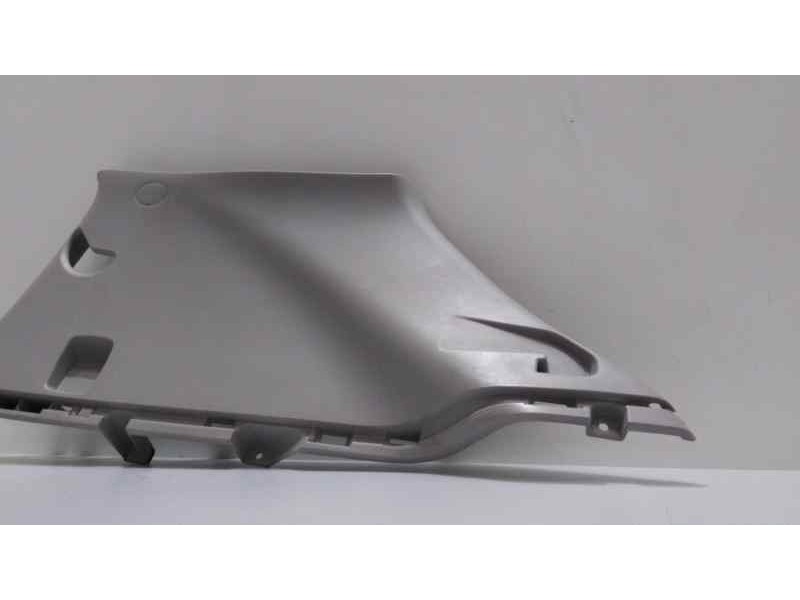 Recambio de molduras traseras para kia sportage concept 4x2 referencia OEM IAM 858603U010 46436 